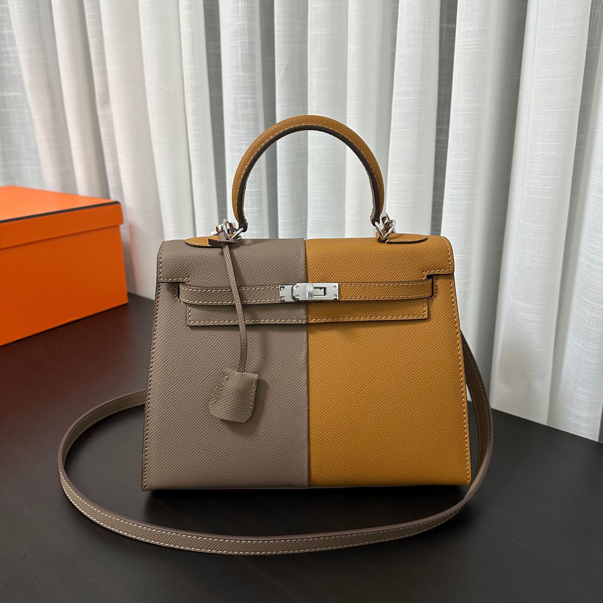 

Женская сумка Cross Border, новая кожаная сумка с принтом пальмы, ручная сумка через плечо, женская сумка через плечо, большая вместимость 25x10x19cm коричневый/серый