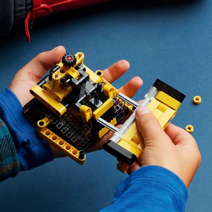 LEGO Technic Robust Bulldozer Set 42163, Multicolor