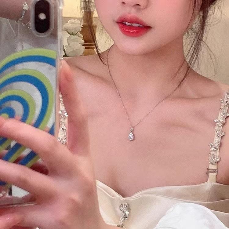 Elegant Zircon Water Drop Necklace: Women's Luxury Clavicle Chain Pendant with High-End Design