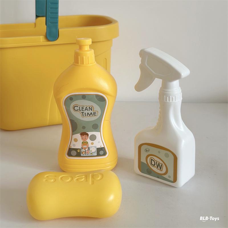 Children's Pretend Play Cleaning Toy Set - Sweeping Robot & Tools