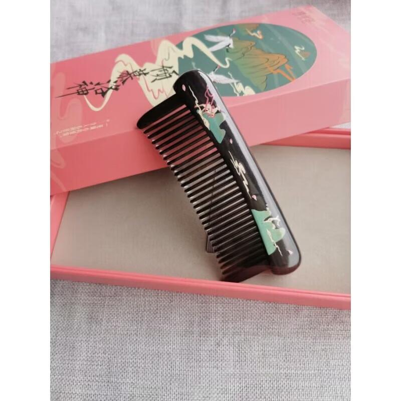 Tan Mujiang Wooden Comb Gift Set