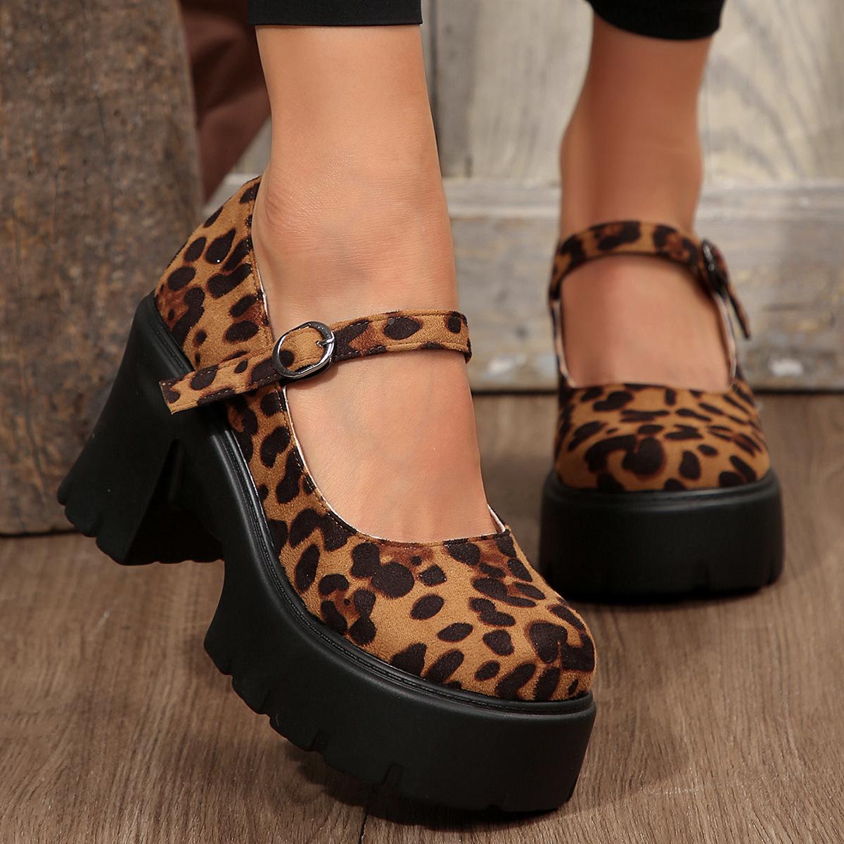 

Туфли Мэри Джейн в стиле ретро с квадратной головой, знаменитые семейные туфли, новые весенние туфли с леопардовым принтом и подошвой маффин 42