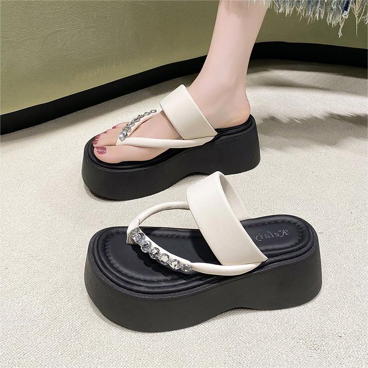 Flip-flops dam trendiga ytterkläder 2024 höst nya koreansk version mode strass tå tjock botten coola tofflor dam