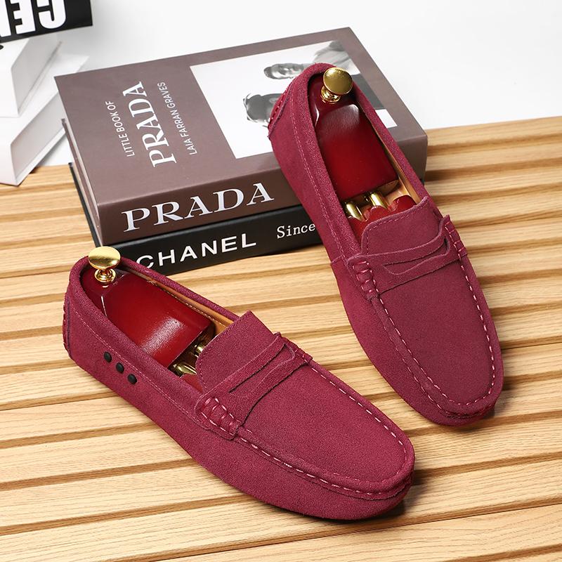 Fashion New Suede Leather Men Loafers Lightweight Slip on Flats Non Slip Moccasins Fashion Daily Casual Shoes Outdoor Male Walking Shoes