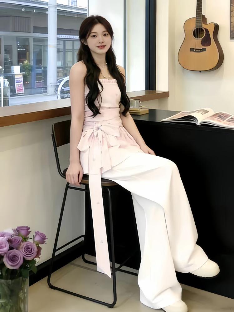 Chic Korean-Style Pink One-Shoulder Top & Jeans Set