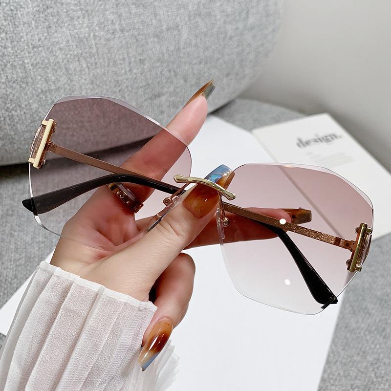 Rahmenlose Große Metall-Sonnenbrille für Damen: Europäischer & Amerikanischer Stil, Farbverlauf UV-Schutz, High-End, Schlankmachender Look