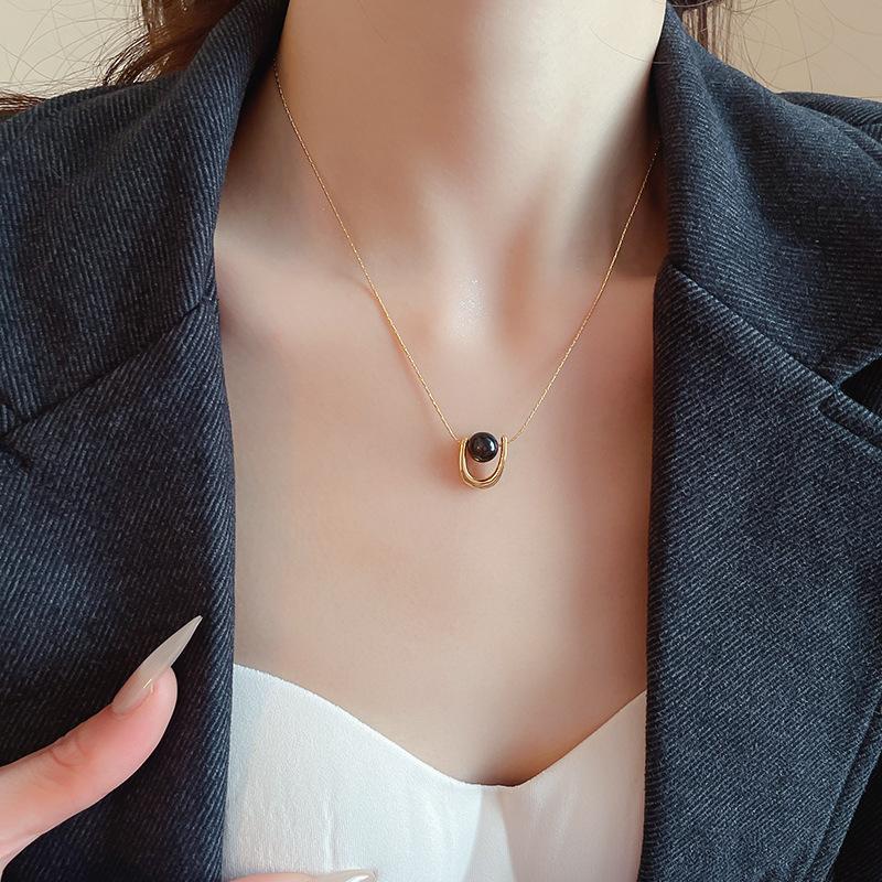 Autumn and winter retro coffee color tiger's eye stone pearl necklace temperament collarbone chain Maillard necklace women