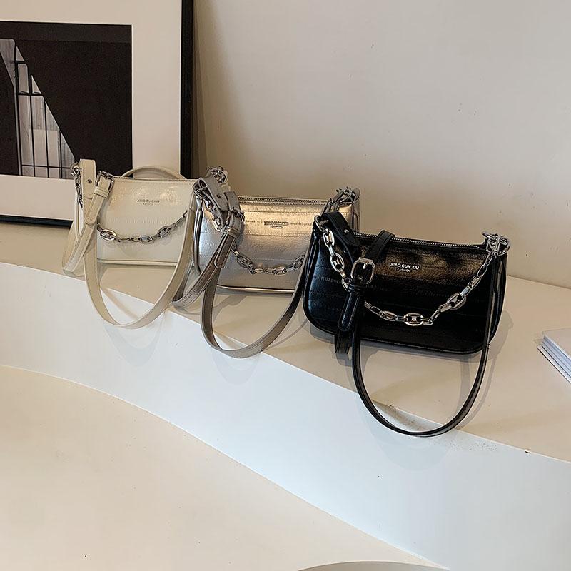 High end  New Women's Bag Popular Popular Popular Versatile Crossbody Bag Single Shoulder Underarm Small Square Bag