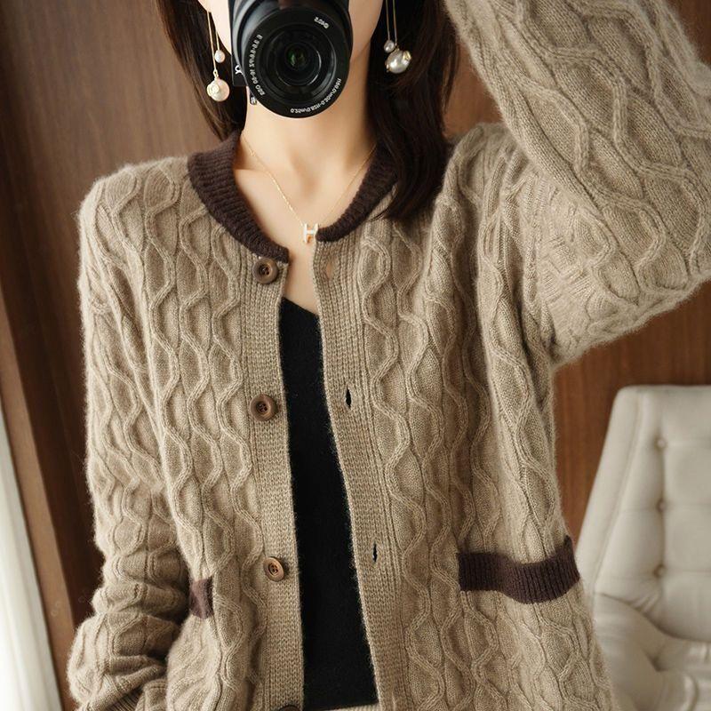 Loose Round-neck Knitted Cardigan for Women Paired with Stylish Short Knitted Top for Autumn and Winter