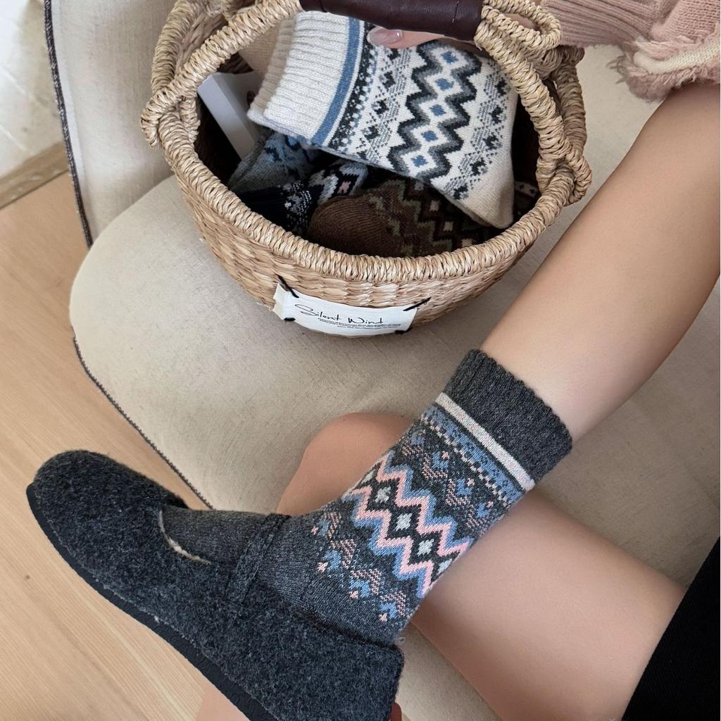 Ladies Autumn and Winter Thickened Warm Personality Comfortable Wool Mid Tube Socks