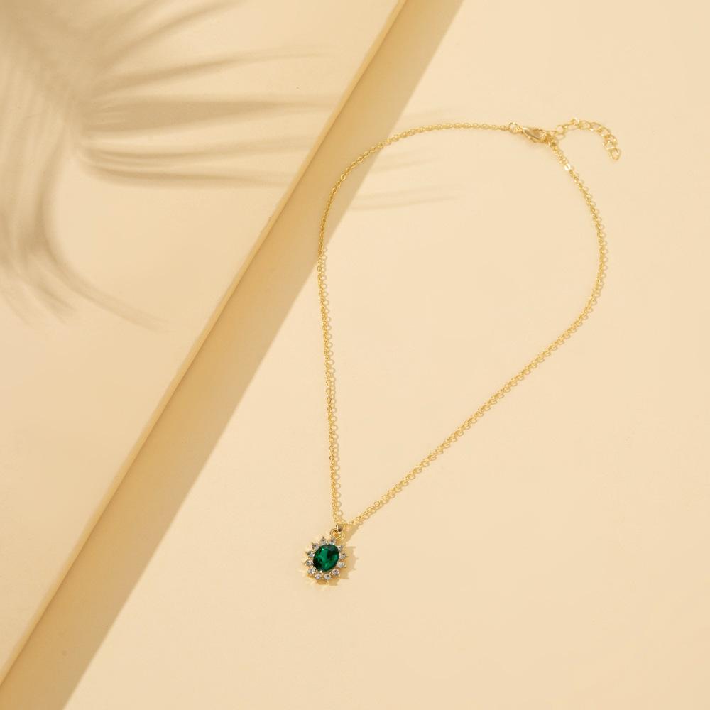 

Alloy Trendy Geometric Necklace With Sparkling Rhinestones For Women Fashionable зелёный