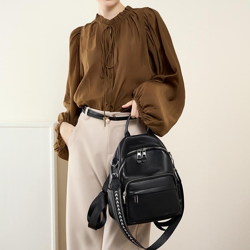 Backpack for Girls' Soft Leather  New Fashionable and Versatile Trendy Cowhide Leather  Women's Large Capacity Travel Backpack