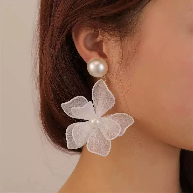1 Pair Trendy Elegant Ear Accessories Jewelry Temperament Exaggerated Imitation Pearl Large Flower Pendant Earrings For Women