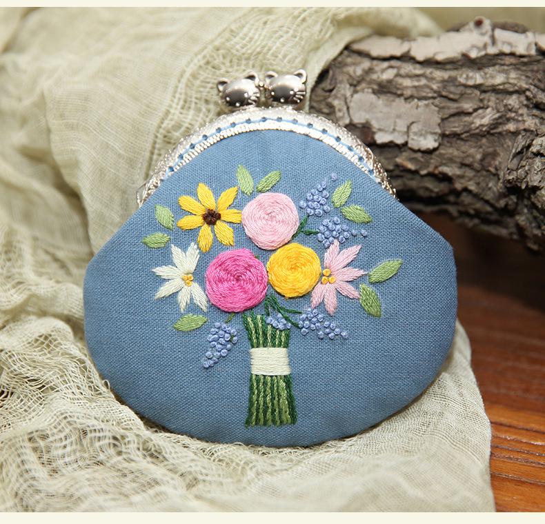Lu Embroidery Floral Coin Purse DIY Kit: 3D Beginner's Handmade European Design