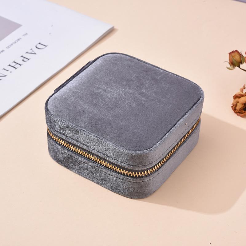 

Бархатная шкатулка для украшений, переносная квадратная шкатулка на молнии для ожерелий, браслетов, колец, сережек, органайзер для хранения украшений для женщин серый