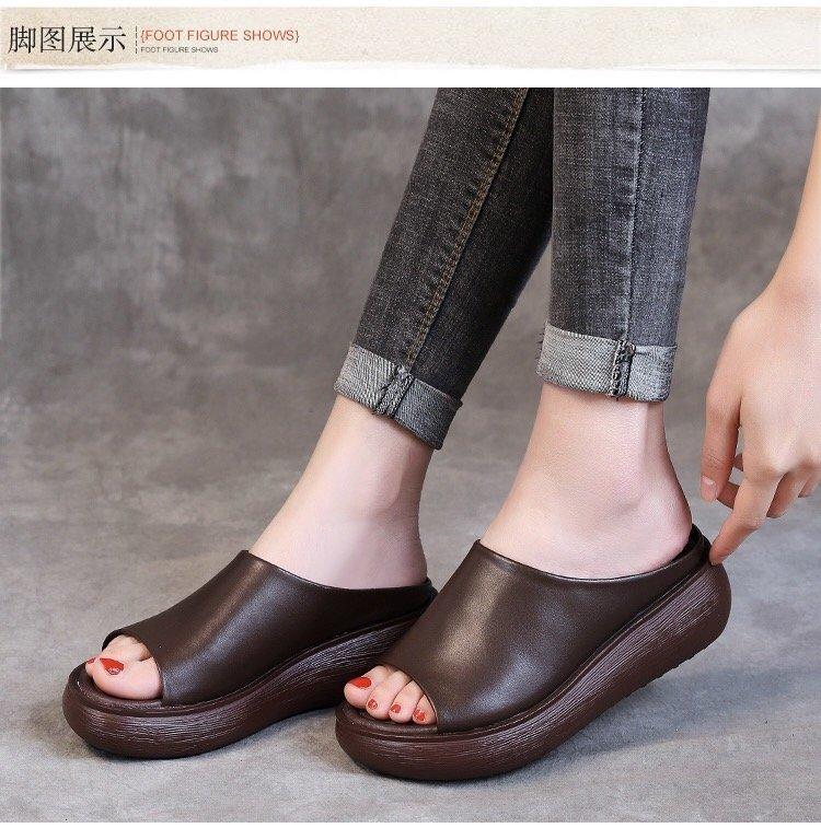 

Тапочки женские летние новая обувь плоский каблук шлепанцы ретро маффин повседневные крутые тапочки женские пляжные 40 коричневый