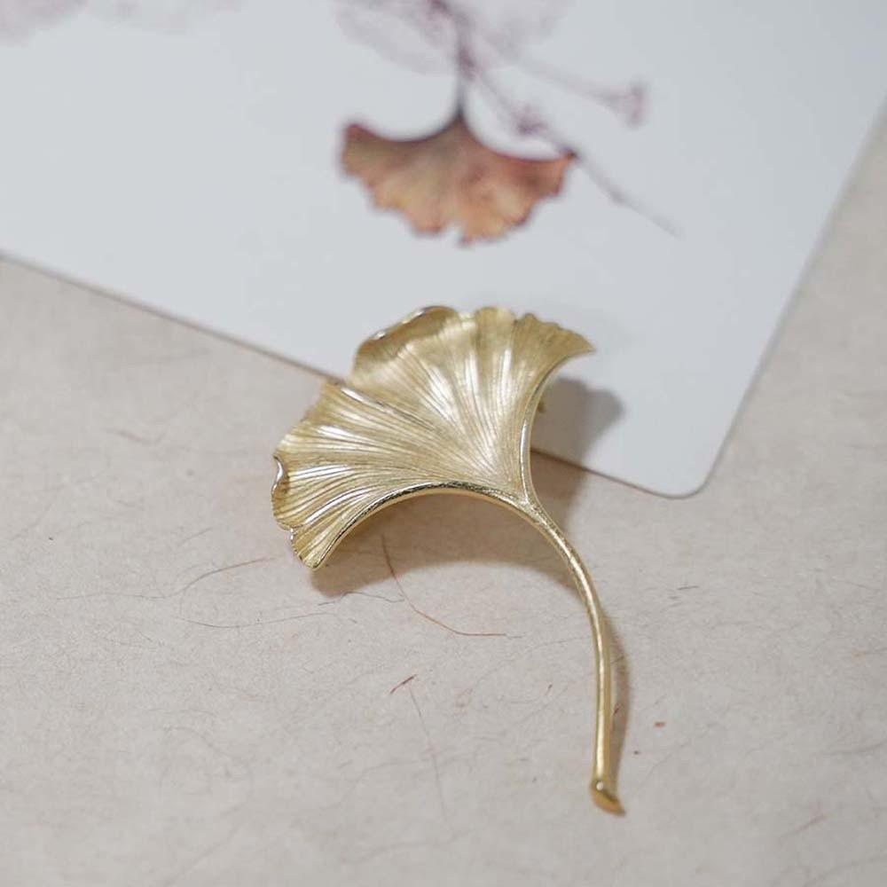 French Style Ginkgo Leaf Brooch Vintage Metal Glossy Corsage Ornament Long Leaf Pin  Banquet
