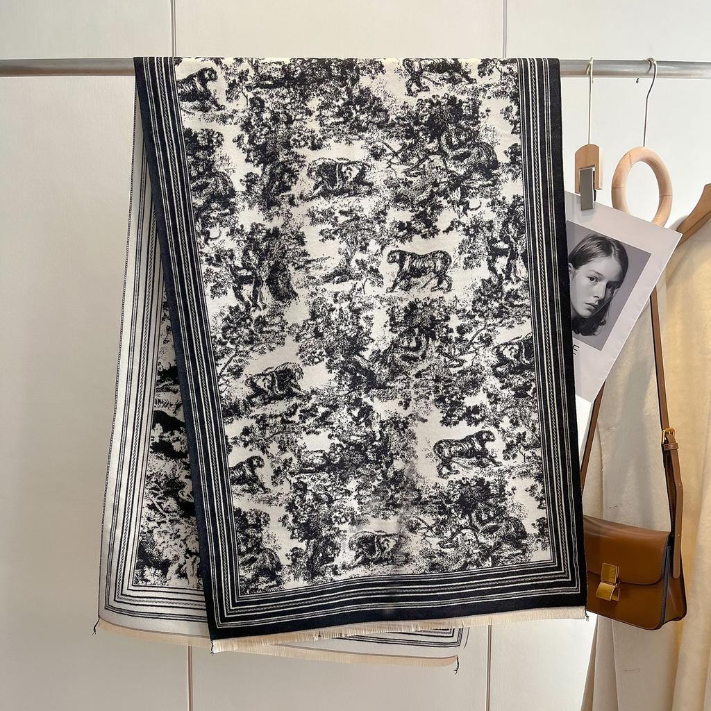 Autumn And Winter Popular Shawl Outside Women'S Scarf Office Blanket Cashmere Fringed Warm Scarf Live Stream