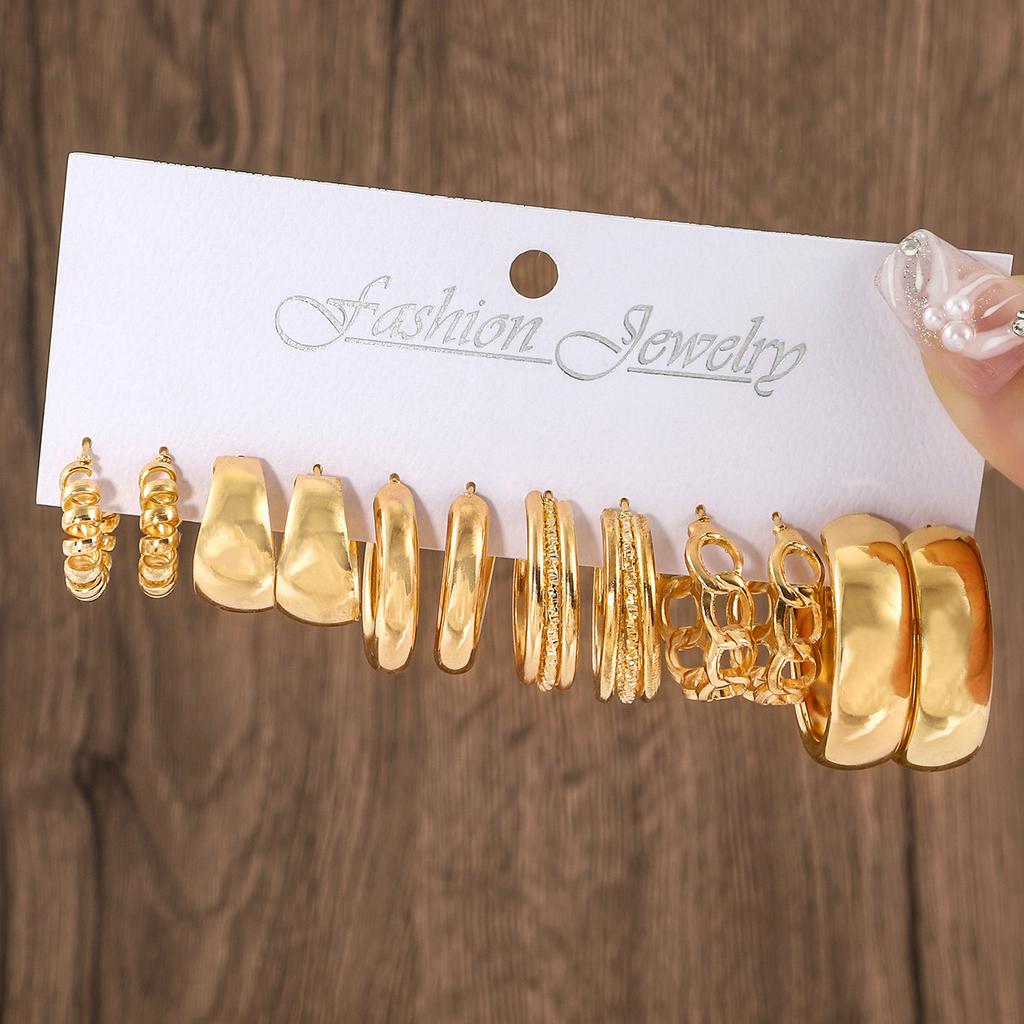European and American new earrings set 1 pair of golden metal twist pearls creative retro simple and versatile earrings