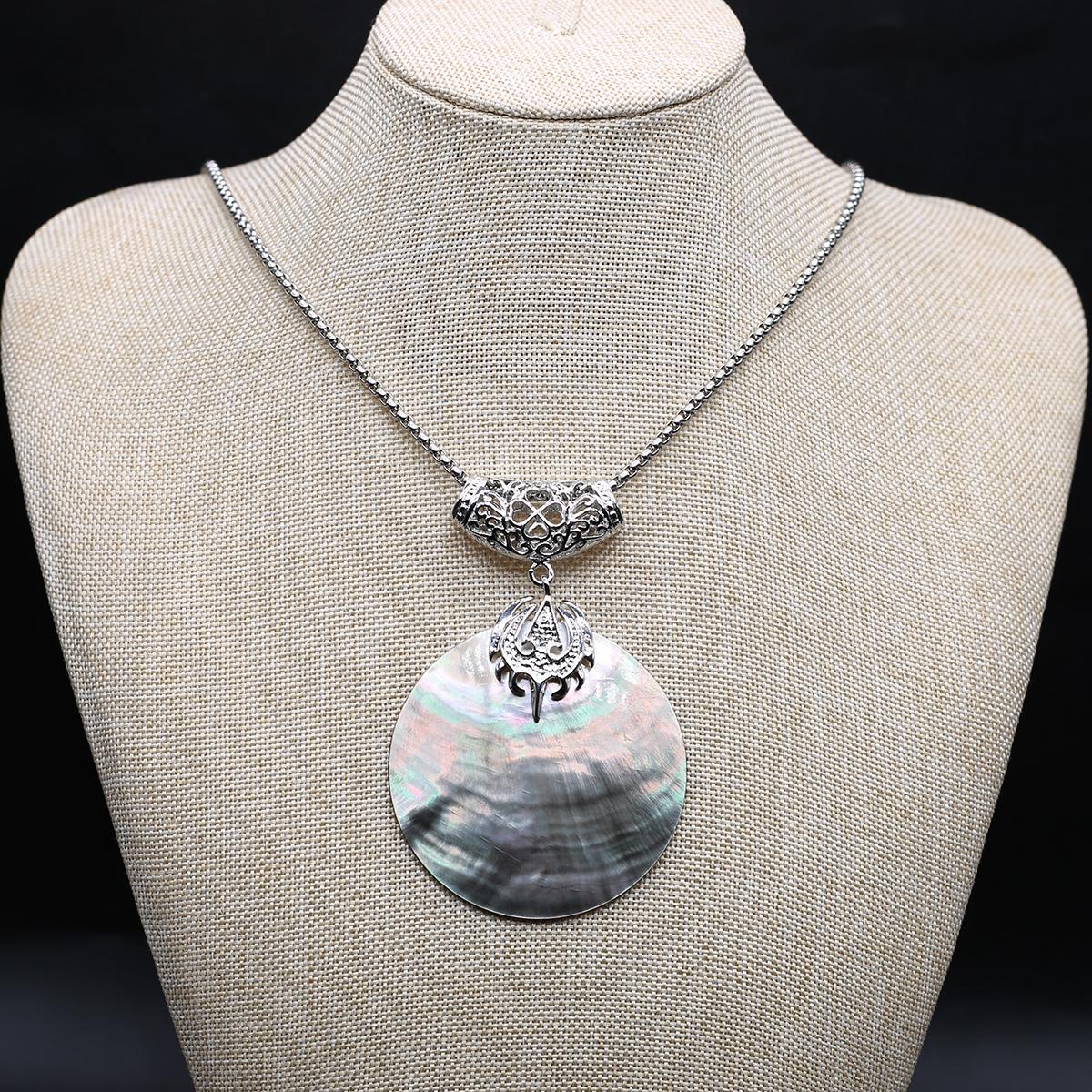 

1 шт. в партии, ожерелье из натуральной черной ракушки, кулон, круглые подвески в виде ракушек с металлической цепочкой, ожерелья для женщин и мужчин, ювелирные изделия, подарки 1Pcs/50×50mm