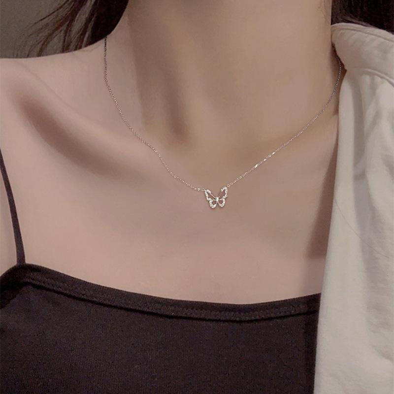 Hollow butterfly necklace women's niche light luxury design pendant fashion pass collarbone chain jewelry wholesale