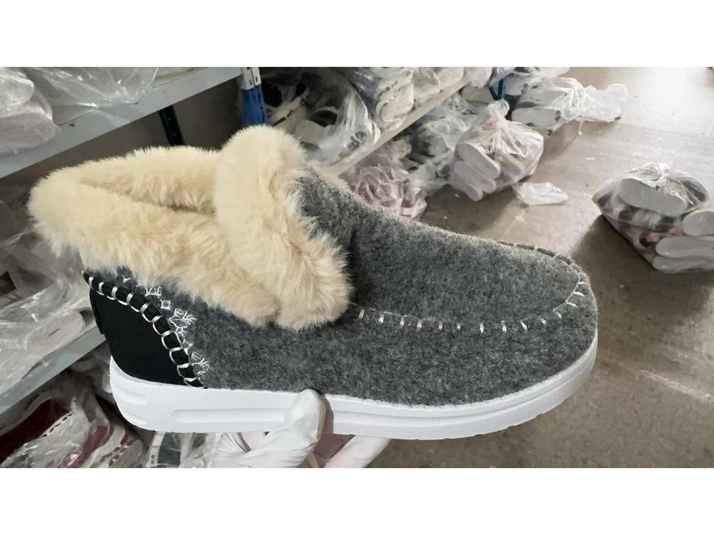 2024 Chaussures plates en coton chaudes et en velours pour femmes de grande taille pour l'hiver