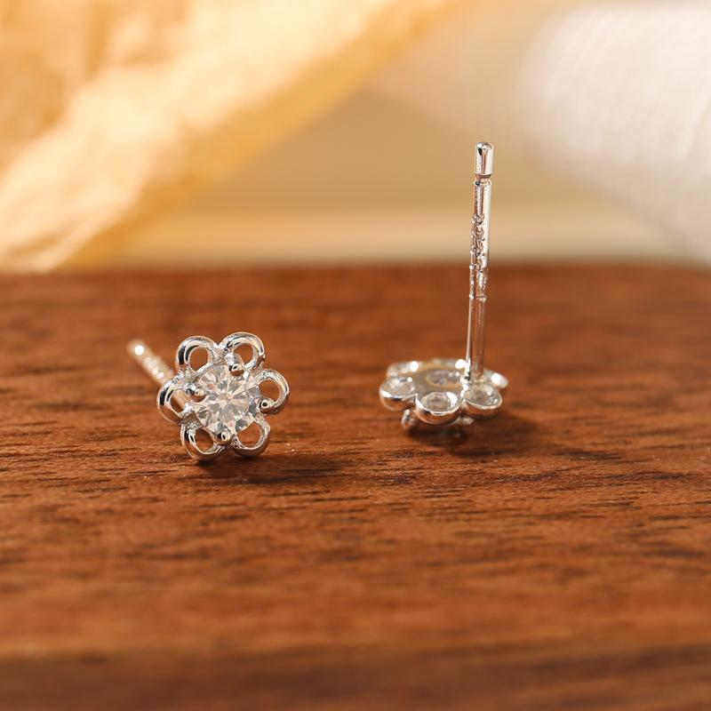 Mini Cute Little Flower Earrings  Fashionable  Versatile and Exquisite Earrings  A Birthday Gift for Your Bestie or Girlfriend