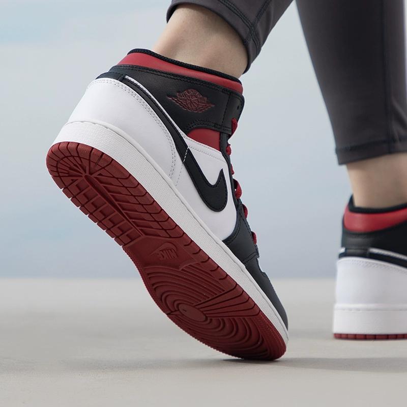 New Jordan 1 Mid Gym Red Black Toe GS DQ8423-106