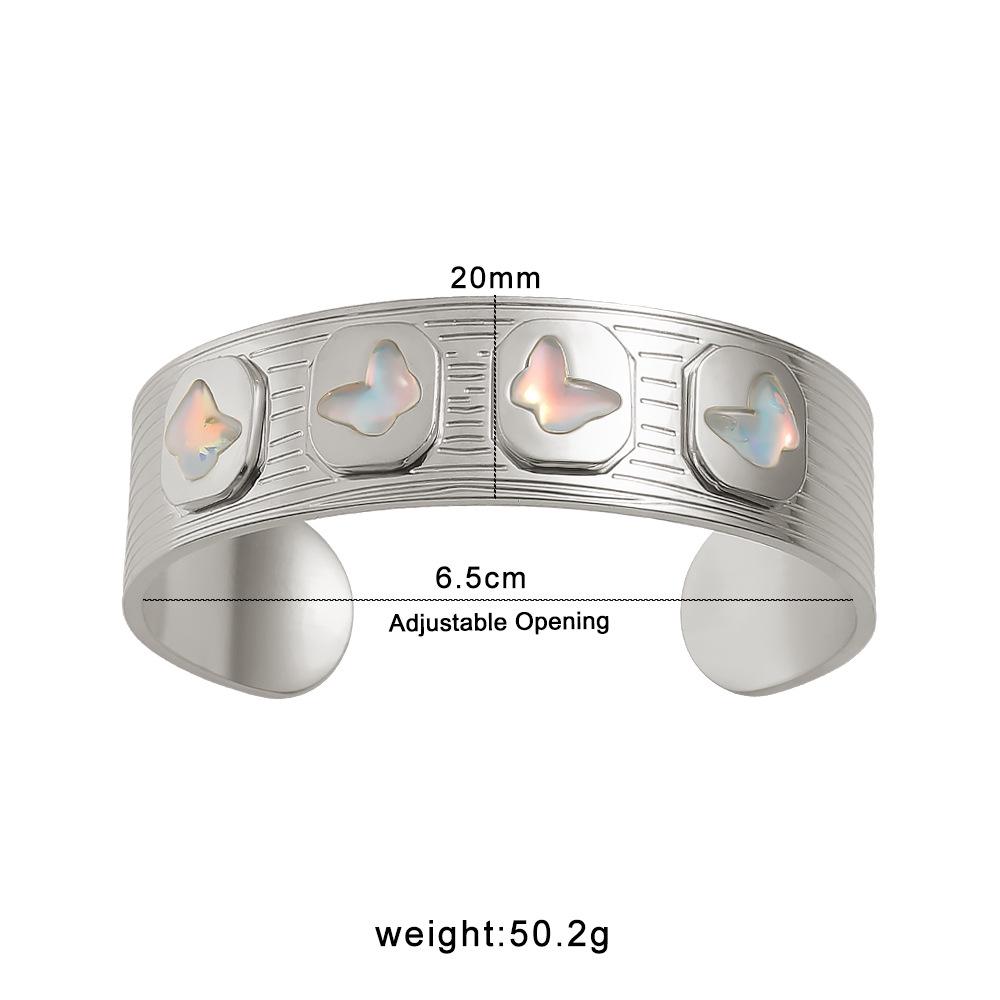 Meishiduo European & American Titanium Steel 18K Gold Butterfly Bracelet - Lightweight, Colorfast, Luxury Fashion.