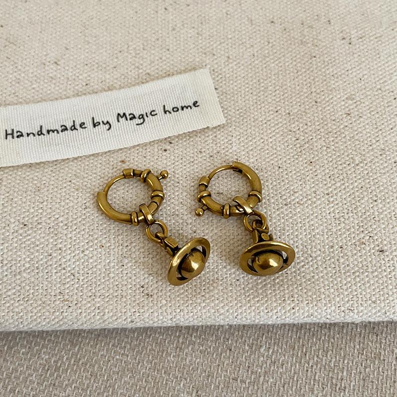 Distressed Planet Metal Ear Cuffs: Women's High-End Retro Fashion Earrings