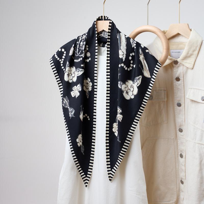 Summer Atmosphere Wearing Headscarf Twill Silk Simulation Silk Cool Diagonal Scarf Cashew Print Women's Triangle Silk Scarf
