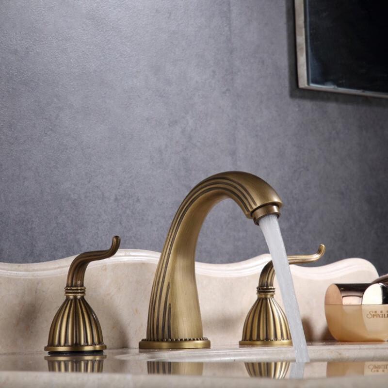 Vintage Grey Three-Hole Basin Faucet