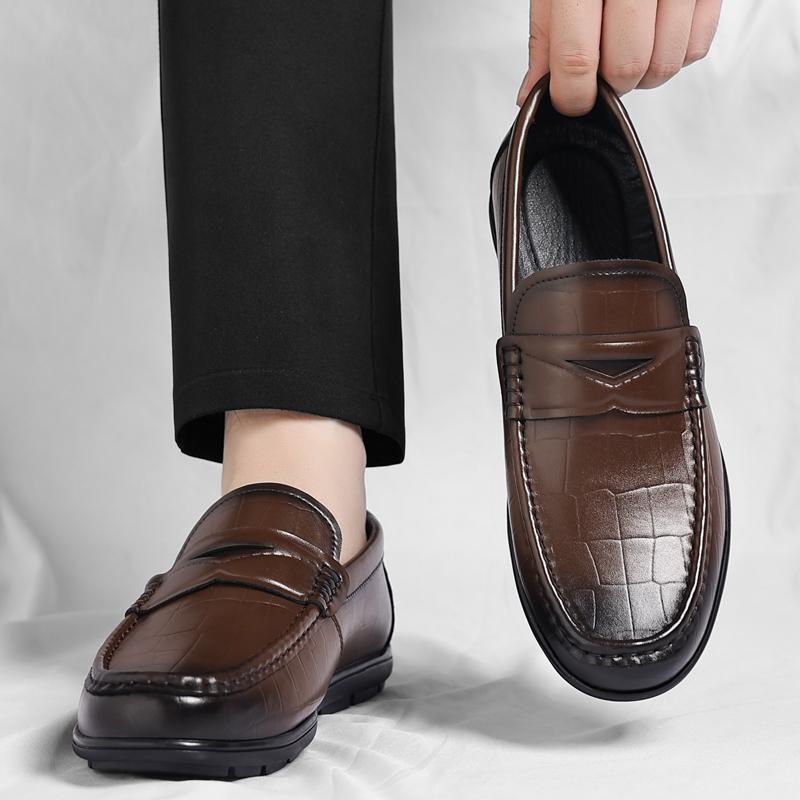 Fashion Male Moccasins Pointed Toe Loafers Stylish Men's Casual Leather Shoes Handmade Business Shoes Comfortable Man Walking Footwear