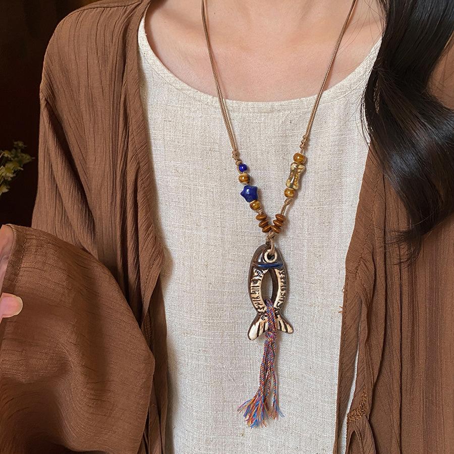 Painted ceramic fish necklace, Bohemian style woven rope necklace, women's vintage high-end beaded clavicle chain