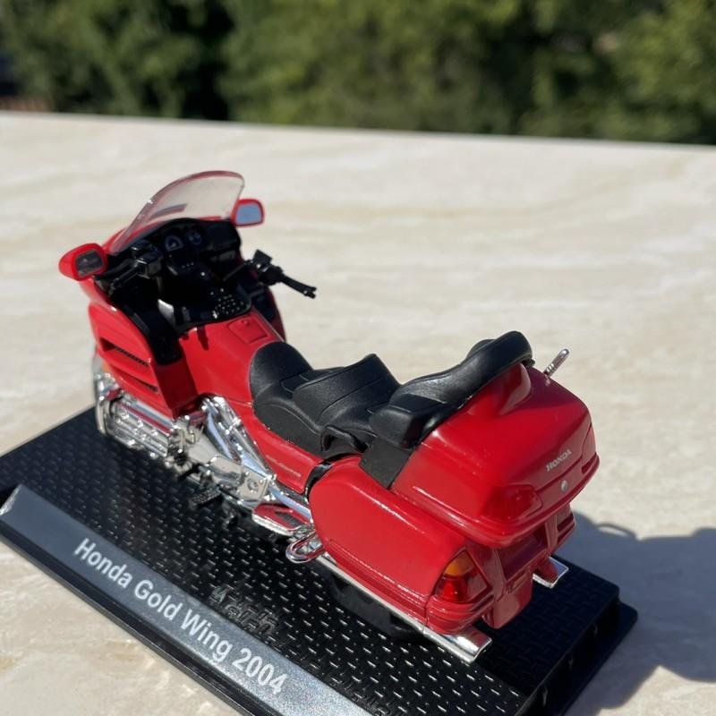 1/24 HONDA Gold Wing 2004 Alloy Cruising Motorcycle Model Diecasts Metal Toy Vehicle Touring Street Motorcycle Model Kids Gifts