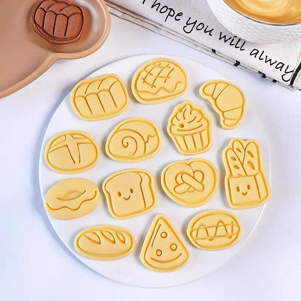 3D Cartoon Cookie-Cutter Mold Non Stick Cartoon Biscuits Stamps Mold Set Food Grade Effortless Demolding Baking Accessories
