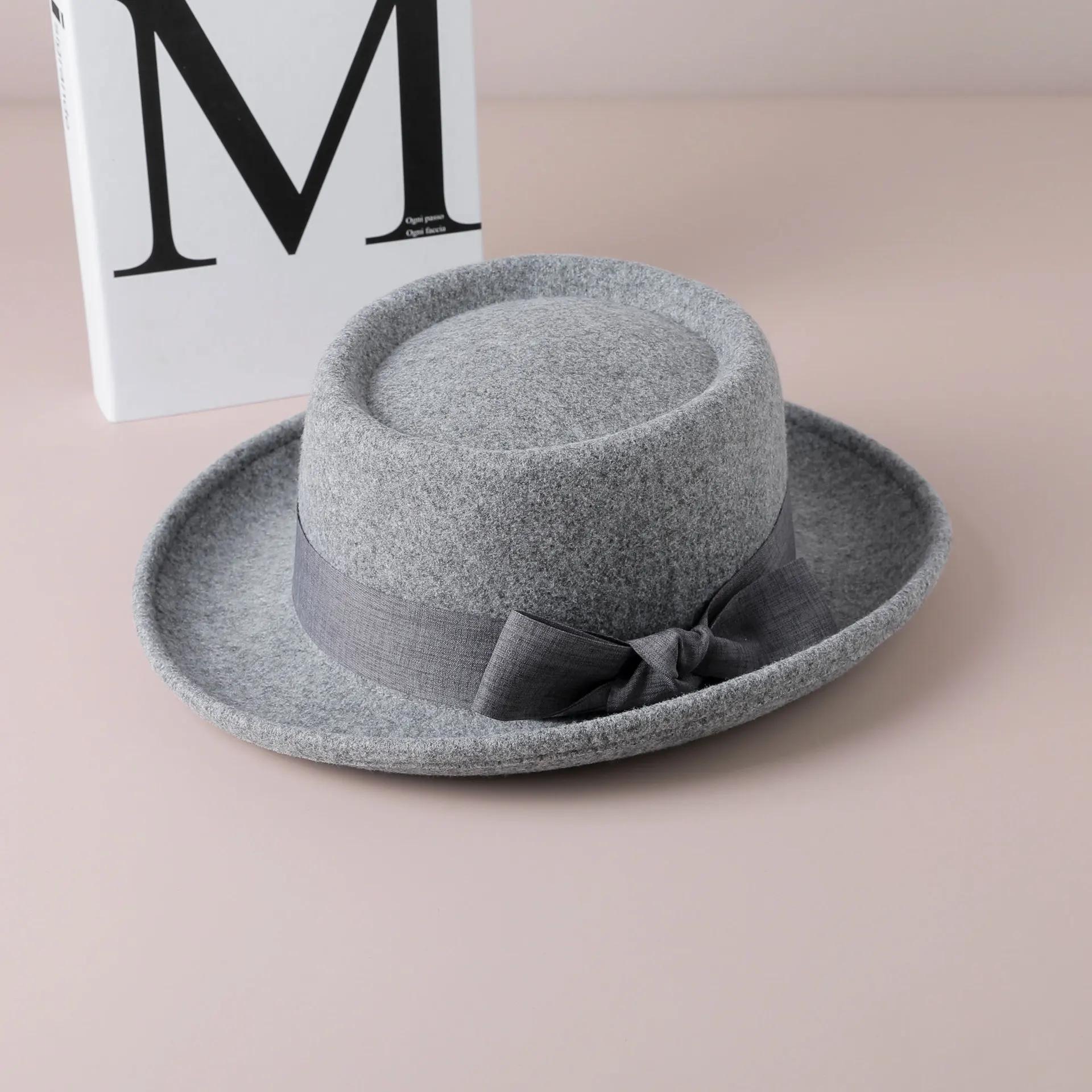 

2025 Autumn/Winter Women s Wool Felt Hat | Rolled Brim Flat Top Retro Bow Fedora | British Style Fashion Hat single code серый