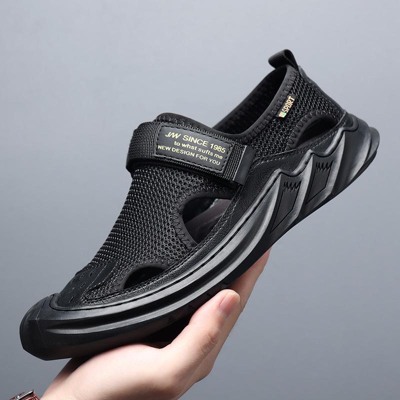 Hollow Men's Sandals Soft Sole Summer New Vietnam Rome Leisure Beach Hole Hole Hundred Towers Bag Head Leather Shoes