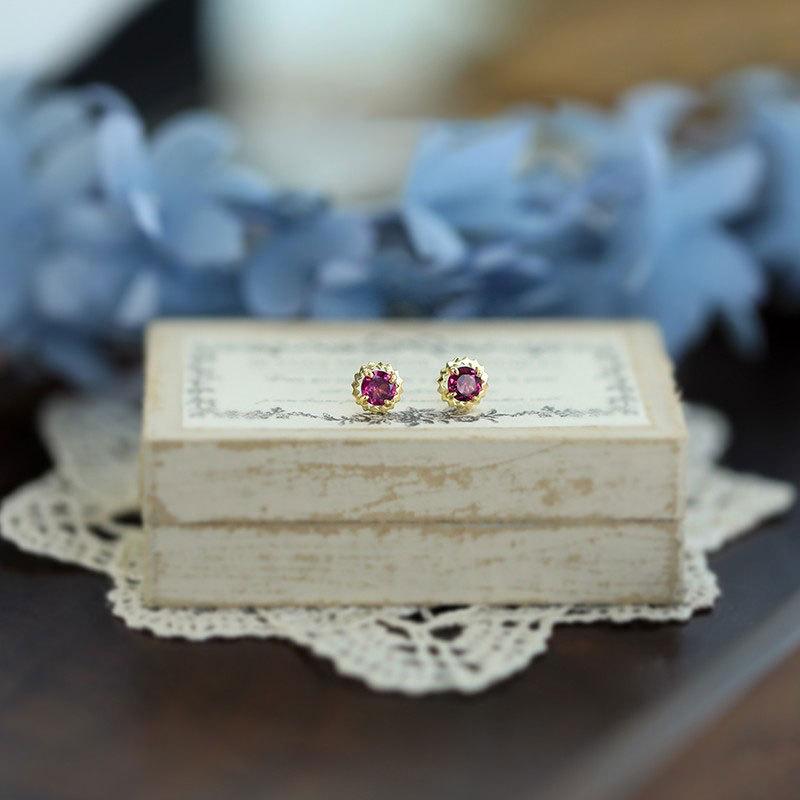 Ohrringe im leichten Luxus Palaststil Retro Rot, Neuer Temperamentvoller Stil