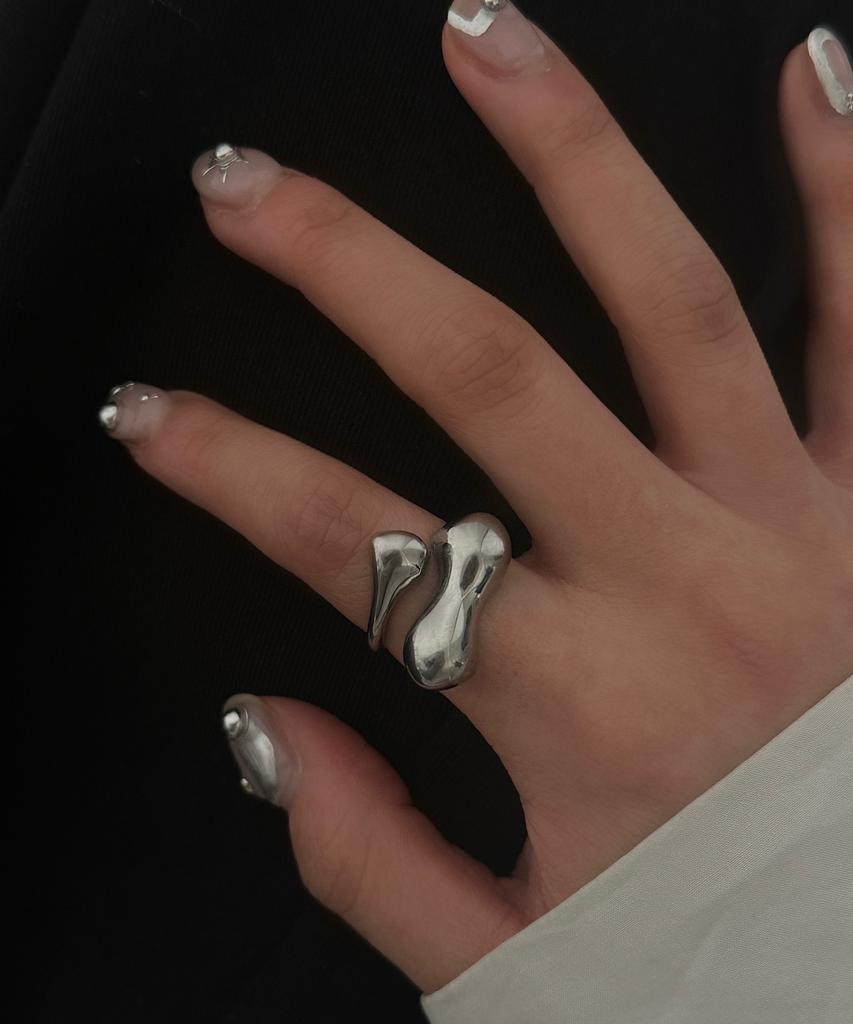 Apoem Organic Flow Ring