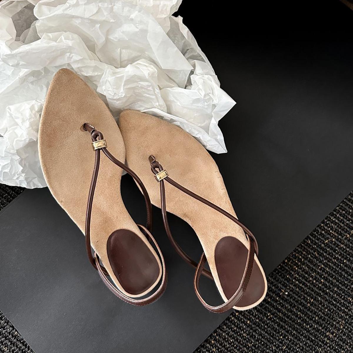 

Niche can wear two versatile sandals 2025 new versatile casual temperament medium heel flip-flops cool slippers 39 коричневый