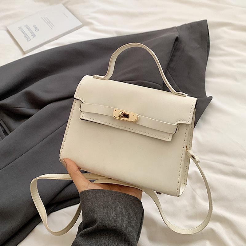 

Літо 2024, новий тренд моди, простий нішевий дизайн, сумочка через плече, проста модна маленька квадратна сумка білий