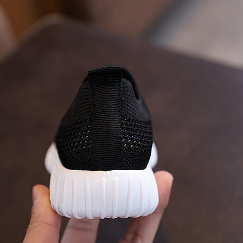 Scarpe da Bambino in Maglia Traspirante Suola Flessibile Leggera Slip-On Calzature Morbide Comode per Bambini Piccoli e Neonati