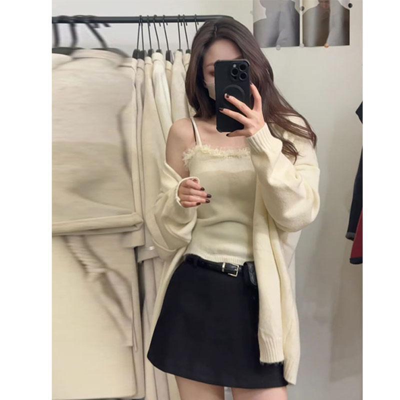 Korean Style Knitted Sweater & Bandeau Set: Fashionable Autumn-Winter Two-Piece for Women.