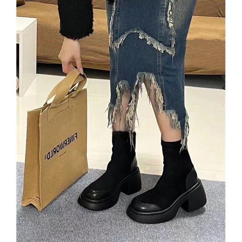 2025 Europäische Station Herbst und Winter neue Muffin-Dicksohlen wasserdichte Tisch elastische kurze Stiefel hochhackige Martin-Stiefel dünne Stiefel Kinder