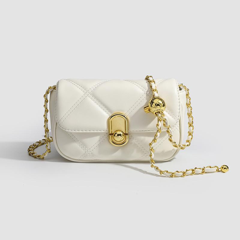 Bag Women's 2025 Autumn and Winter New Models Are Popular This Year. Small Bags with Textured Niche Diamond Chain Bags Are Versatile Messenger Bags.