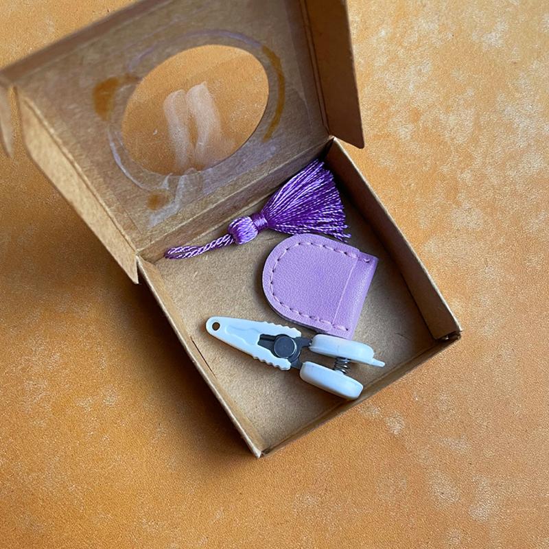 

1 набор мини-ножниц с крючками для вязания пряжи, идеально подходит для вязания крючком, шитья, вязания, портативный дизайн, металлическое хранилище материалов светло-фиолетовый