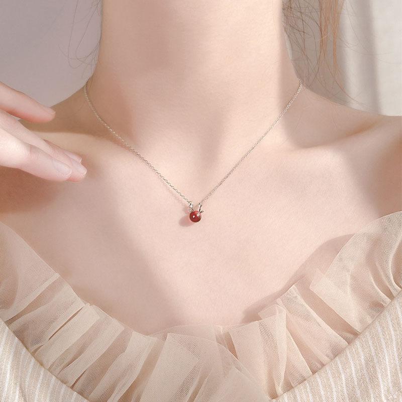 Yilu Has Your Red Garnet Antler Necklace Female Korean Version Simple Collarbone Chain Student Small Fresh Premium