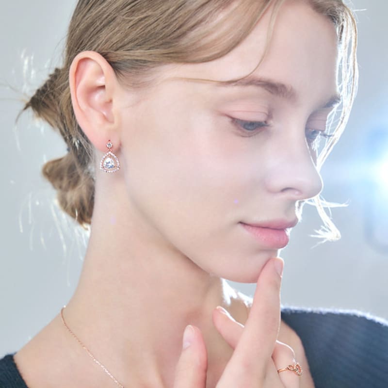 ELLE Jewelry 14K Tri Swing Earrings (Gold Filled) ELGPEE449