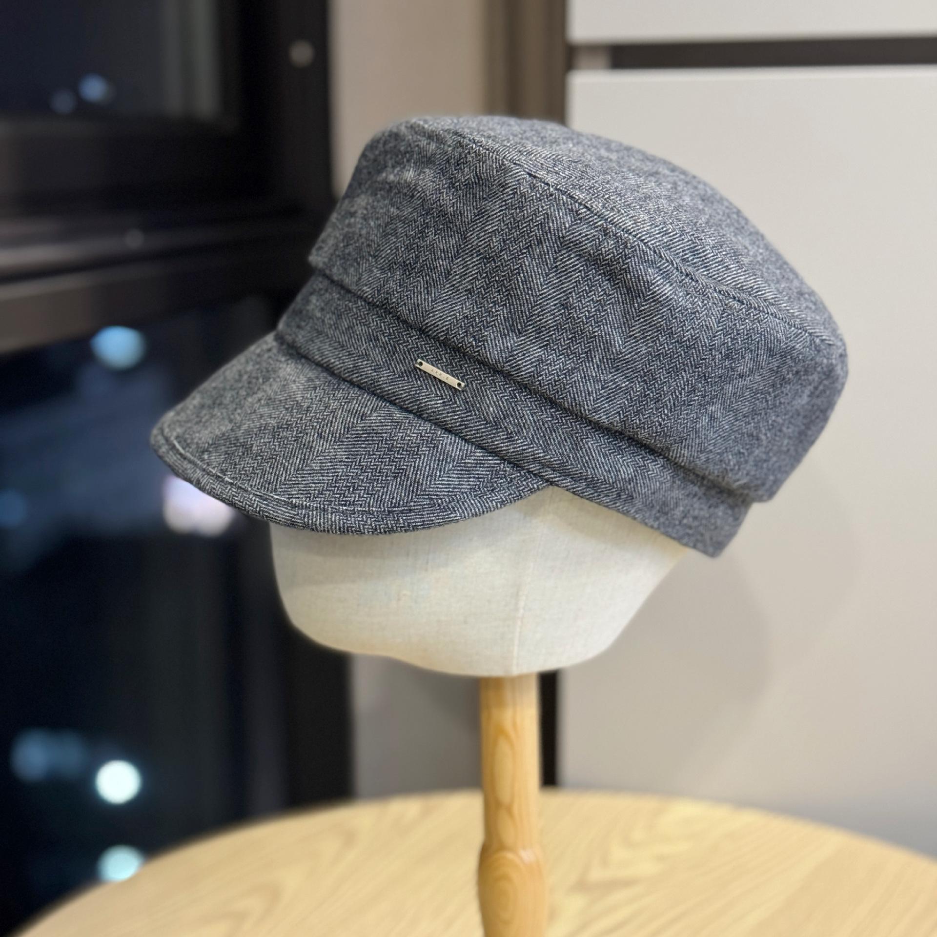 

New high-quality wool beret for women, fashionable newsboy cap for autumn and winter, high crown design to make the face appear smaller, duckbill cap Adult54-60Adjustable чёрный